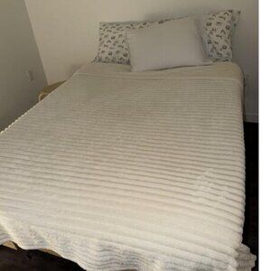 🆕Women Off White 120" x 120"Bedsure Gentle Soft Throw Cute Large Throws Blanket